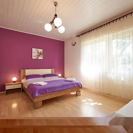 Apartment And Ivo *